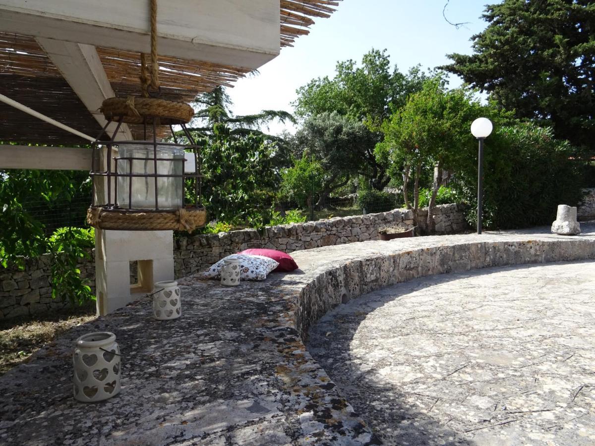 Hostal Trulli Di Zia Tata Locorotondo Exterior foto