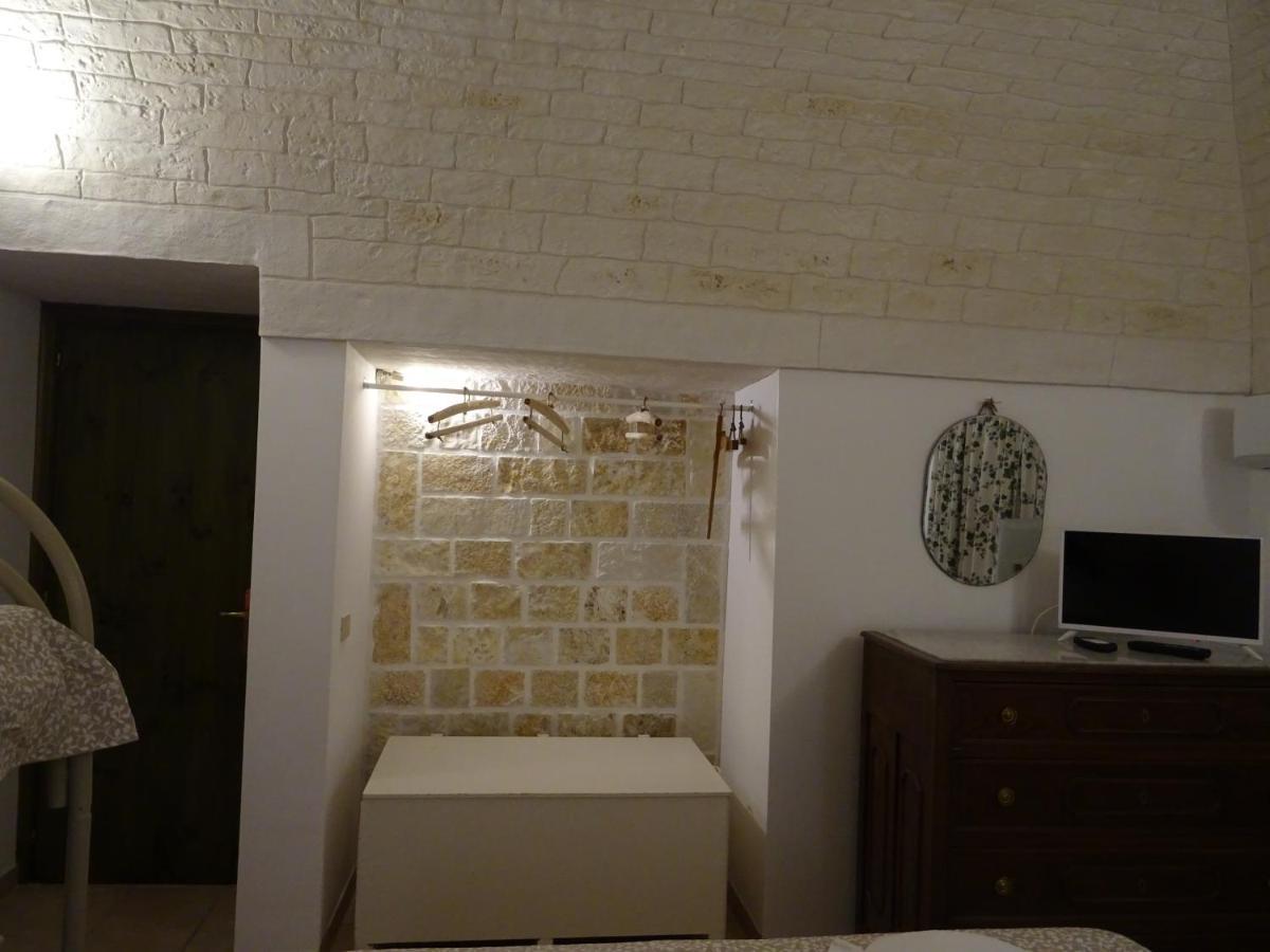 Hostal Trulli Di Zia Tata Locorotondo Exterior foto