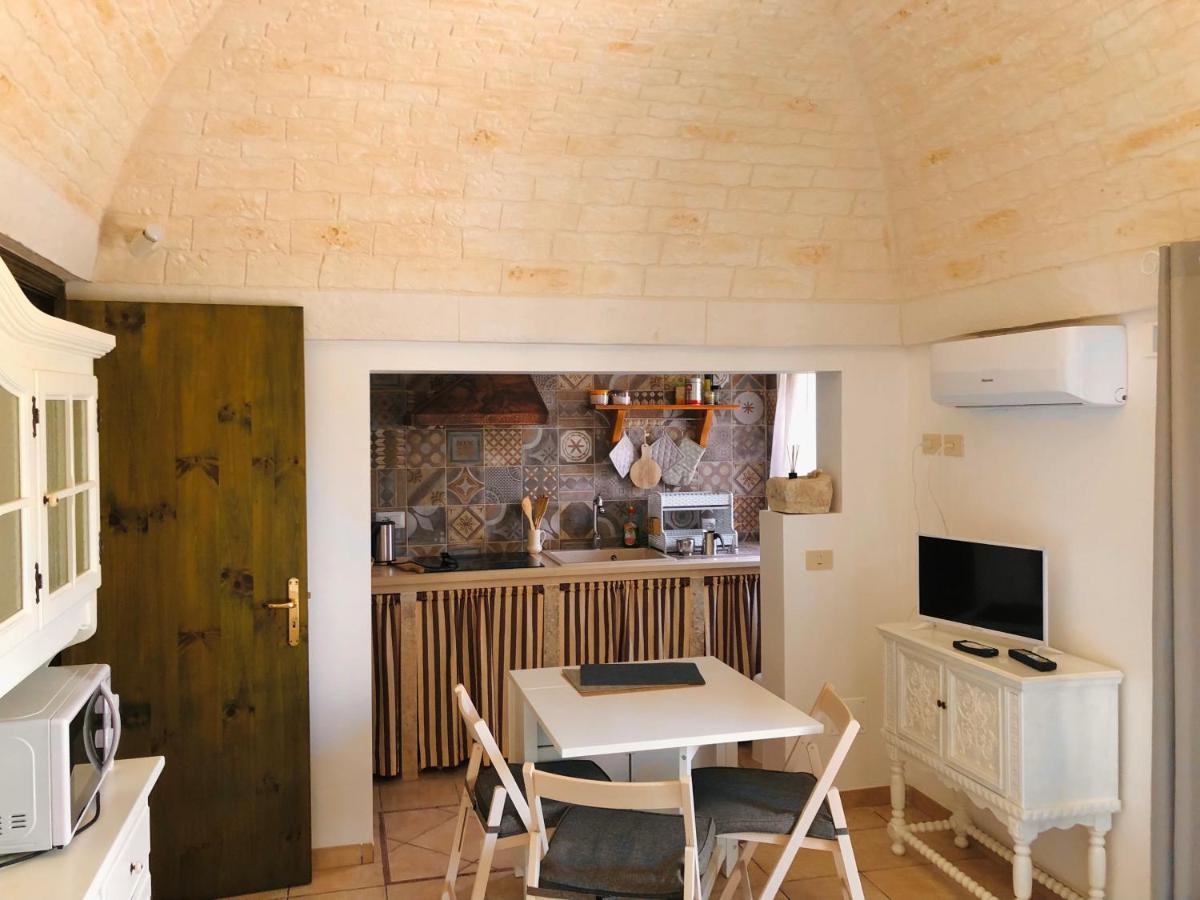 Hostal Trulli Di Zia Tata Locorotondo Exterior foto
