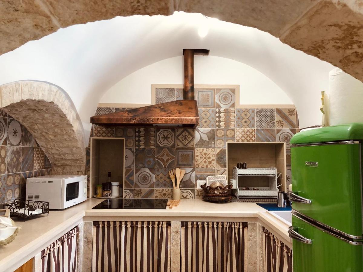Hostal Trulli Di Zia Tata Locorotondo Exterior foto
