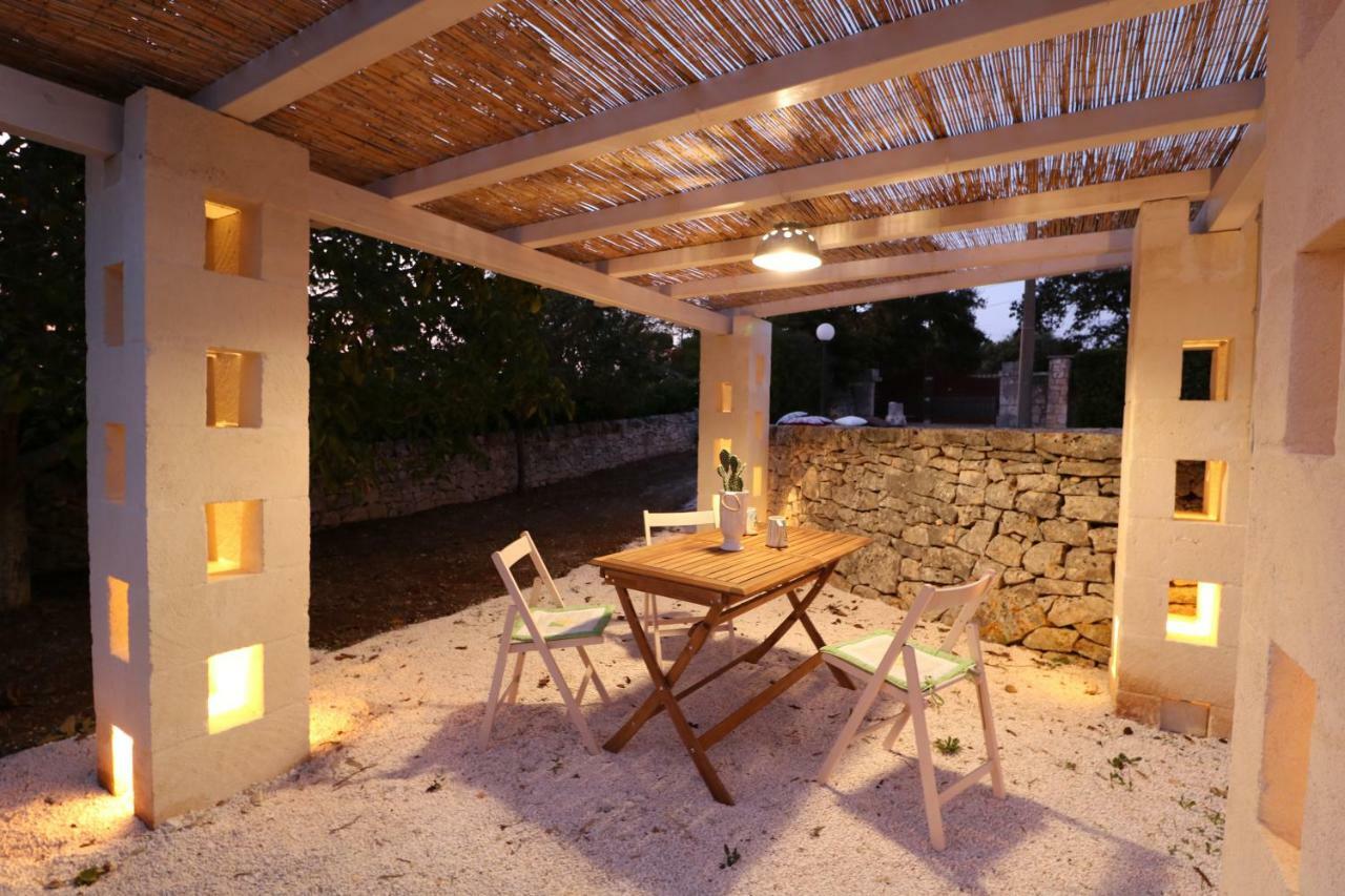 Hostal Trulli Di Zia Tata Locorotondo Exterior foto