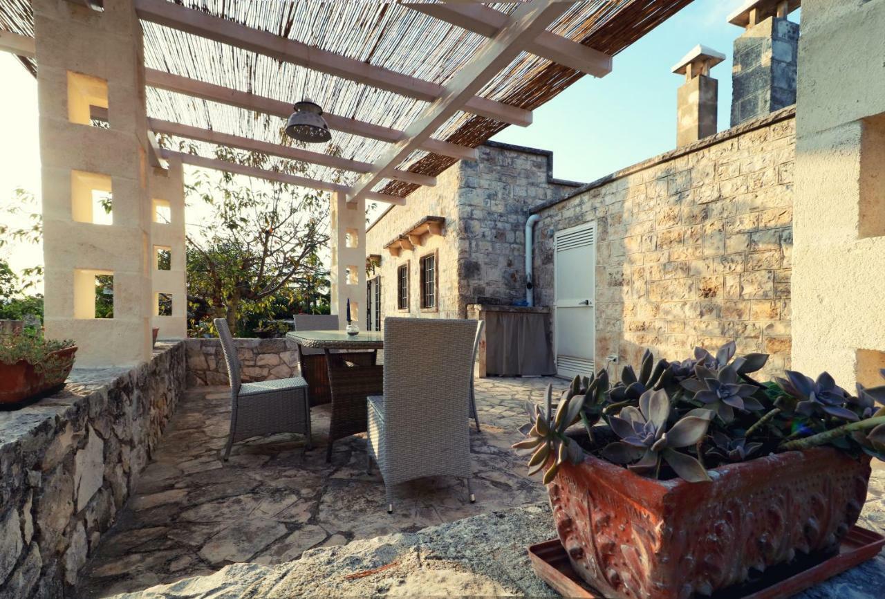 Hostal Trulli Di Zia Tata Locorotondo Exterior foto